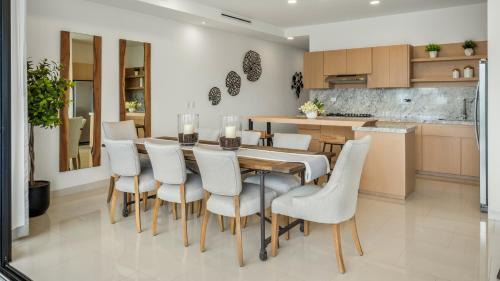 Cabo San Lucas Apartment | Modern Condo with Stunning Bay Views