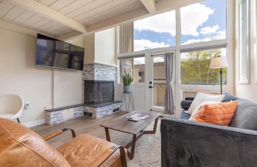 Vail Apartment | Modern Condo with Vail Mountain Views
