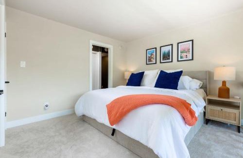 Vail Apartment | Modern Condo with Vail Mountain Views