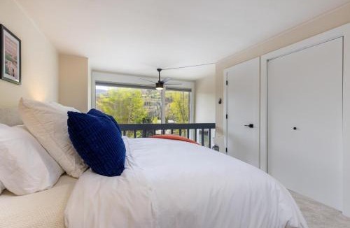 Vail Apartment | Modern Condo with Vail Mountain Views