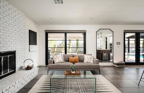 Paradise Valley Village House | Modern Desert Oasis - Shuffleboard Hiking Pool Putting green