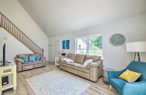 Eckerty House | Modern Eckerty Home w/Deck on Patoka Lake!