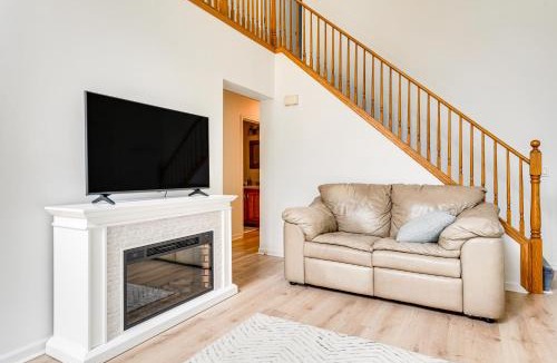 Eckerty House | Modern Eckerty Home w/Deck on Patoka Lake!