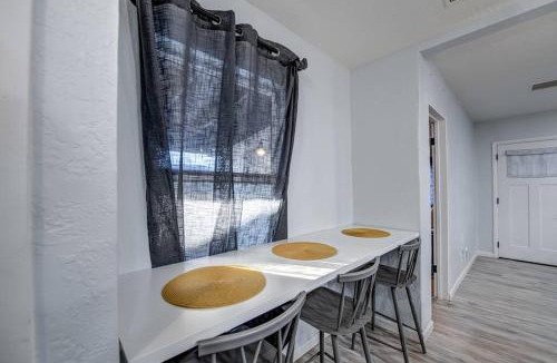 Downtown Phoenix House | Modern Home-Downtown-3 Bedroom- King Bed