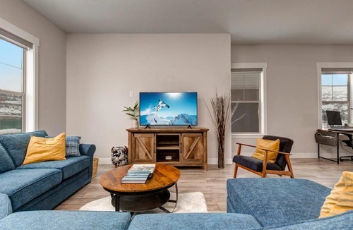 Park City House | Modern home with mountain view balcony & great location - near skiing