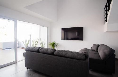 Ensenada House | Modern House with Jacuzzi & Grill 3BR