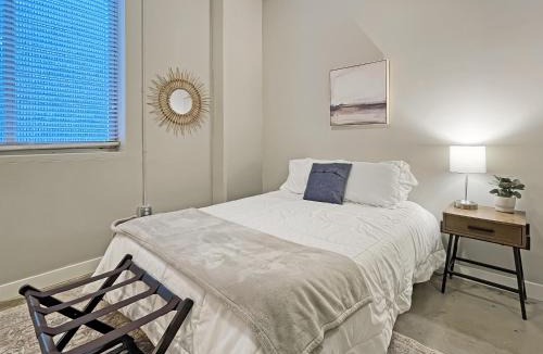 Downtown Des Moines Apartment | Modern Industrial Apartment with Skywalk