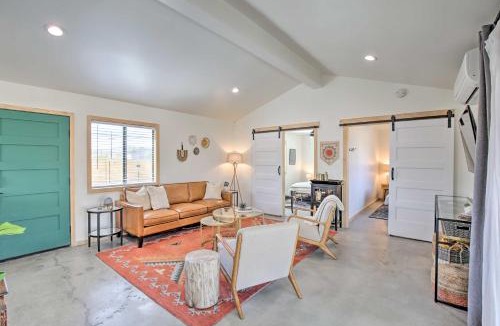Joshua Tree House | Modern Joshua Tree Bungalow with Fire Pit & BBQ!