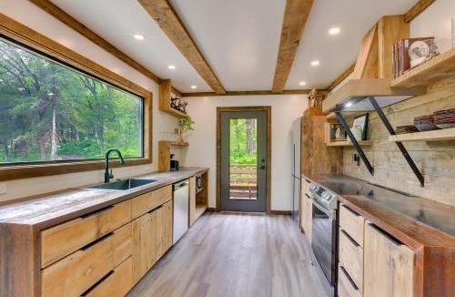 Cass County House | Modern Louisville Home on 3 Acres w/Gas Fire Pit!
