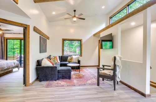 Cass County House | Modern Louisville Home on 3 Acres w/Gas Fire Pit!