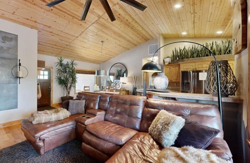 McCall House | Modern Mountain Cabin 2 Miles to Downtown