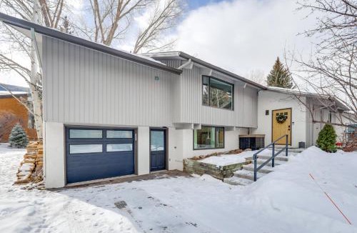 Eagle-Vail House | Modern Mountain Escape on Golf Course w/Hot Tub!