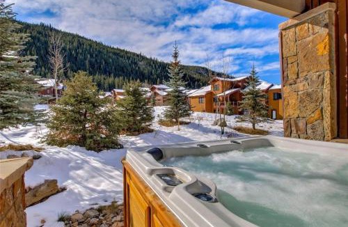 Keystone House | Modern Mountain Escape - Walk or Shuttle to Lifts - Private Hot Tub, Views, Work-Friendly