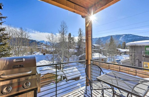Grand Lake House | Modern Mountain Getaway, Walk to Grand Lake!
