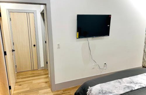 Van Nuys Apartment | Modern New Studio Cozy&Prime Location