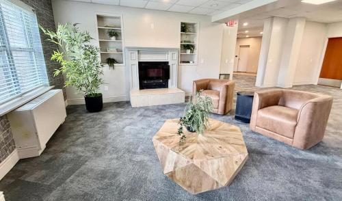 North Central Omaha Apartment | Modern Omaha Apartment Near Dining & Attractions