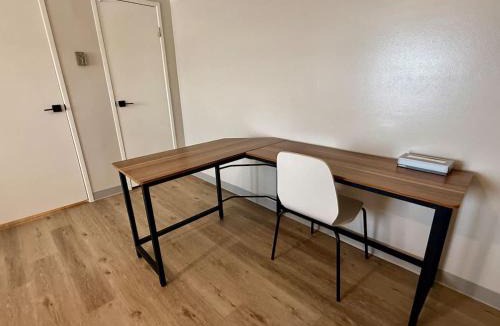 North Central Omaha Apartment | Modern Omaha Apartment Near Dining & Attractions