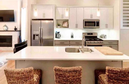 Walnut Hills Apartment | Modern/parking/Eden Park/near Downtown/FCC