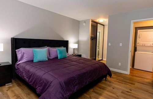 Spring Valley Apartment | Modern Pet-Friendly 2BR Near Strip & Chinatown