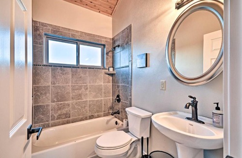Red Lodge House | Modern Red Lodge Cabin - Walk to Broadway Ave