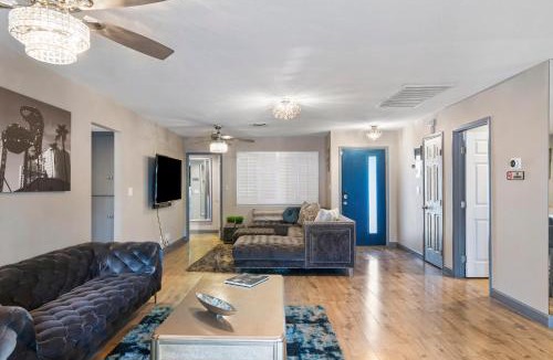 Las Vegas House | Modern Retreat Close To LV Strip