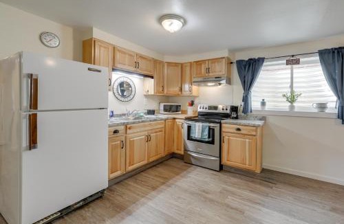 Riverton Apartment | Modern Riverton Retreat: Near 4th of July Parades!