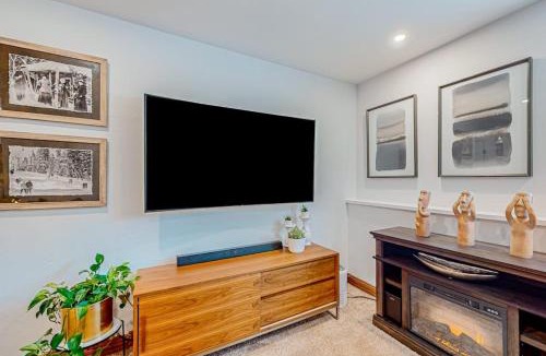 Avon Apartment | Modern Ski Retreat #C7