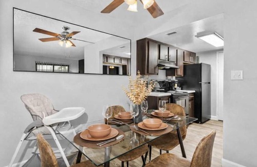 Tempe Apartment | Modern Tempe 2BR Escape Sleeps 7 Pools Gym & Fire Pit