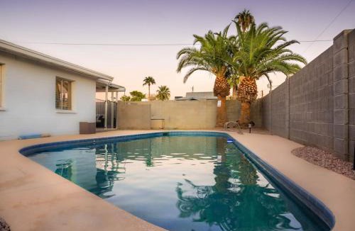Tempe Gardens House | Modern, Tempe Oasis! Private Pool, Sleeps 12
