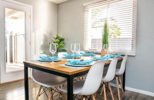 Tempe Gardens House | Modern, Tempe Oasis! Private Pool, Sleeps 12
