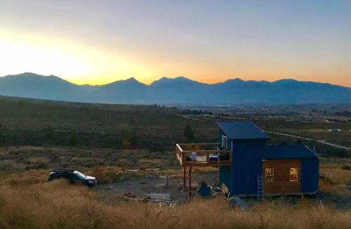 Stevensville House | Modern Tiny House with Spectacular Views