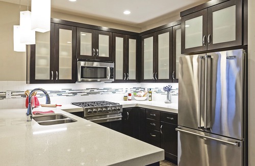 Park City House | Modern Townhome in Central Location with Private Hot Tub & Luxury Amenities!