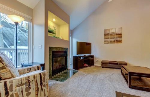 Cottonwood Heights House | Modern Townhouse with Jetted Tub & Private Deck - Close to Four Ski Areas