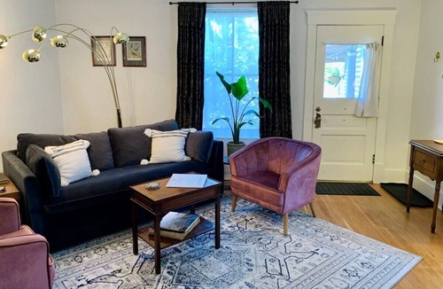Helena House | Modern Victorian - walk to downtown and trails!