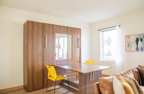 Fifth Ward Apartment | Modern Walker's Point Studio with Gym and Balcony