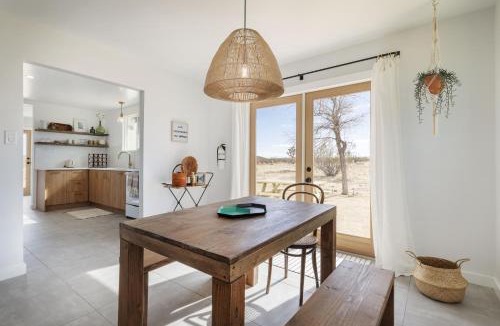 Yucca Valley House | Mojave Mesa - Desert Views & Desert Style
