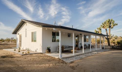 Yucca Valley House | Mojave Mesa - Desert Views & Desert Style
