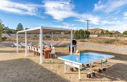 Yucca Valley House | Mojave Moon by AvantStay Modern Bright JT Home in Great Location w Pool Hot Tub