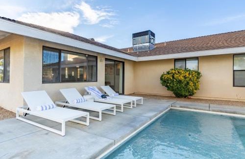Yucca Valley House | Mojave Moon by AvantStay Modern Bright JT Home in Great Location w Pool Hot Tub