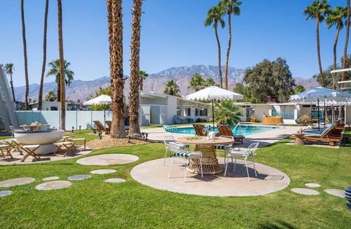 Desert Park Estates House | Monkey Tree Hotel 12
