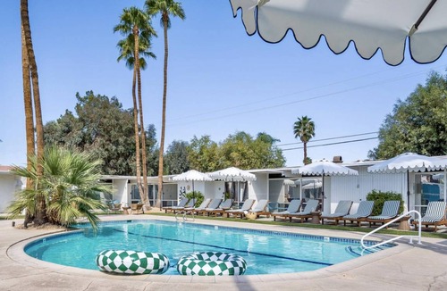 Desert Park Estates House | Monkey Tree Hotel 12