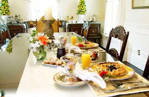 South Haven Bed & Breakfast | Monroe Manor Inn