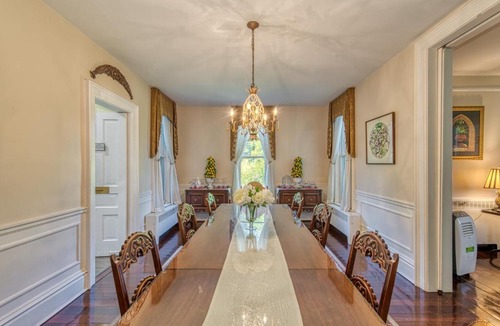 South Haven Bed & Breakfast | Monroe Manor Inn