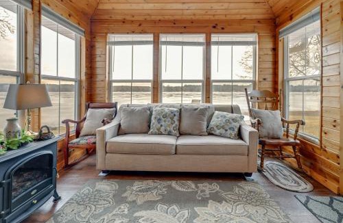 Montello House | Montello Cabin on Buffalo Lake w/Dock & Fire Pit!