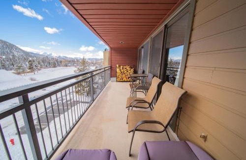 Lakeside Village House | Montezuma 1770 by SummitCove Lodging