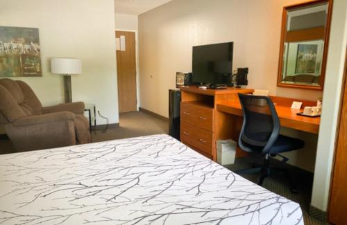 Gering Hotel | Monument Inn & Suites