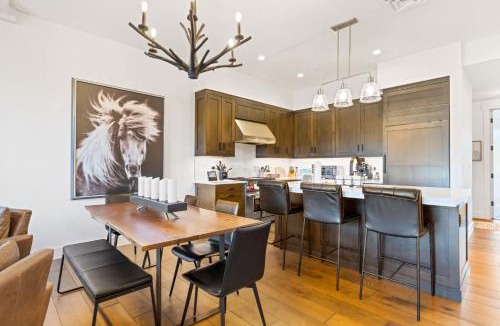 Big Sky House | Moonlight Basin Lookout Patio Views & Ski In Out