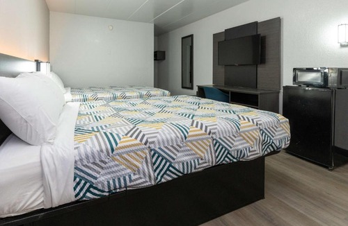 Sharonville Hotel | Motel 6-Cincinnati, OH