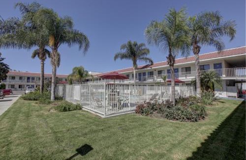 Corona Hotel | Motel 6-Corona, CA