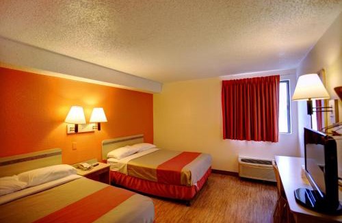 Council Bluffs Hotel | Motel 6-Council Bluffs, IA - Omaha East